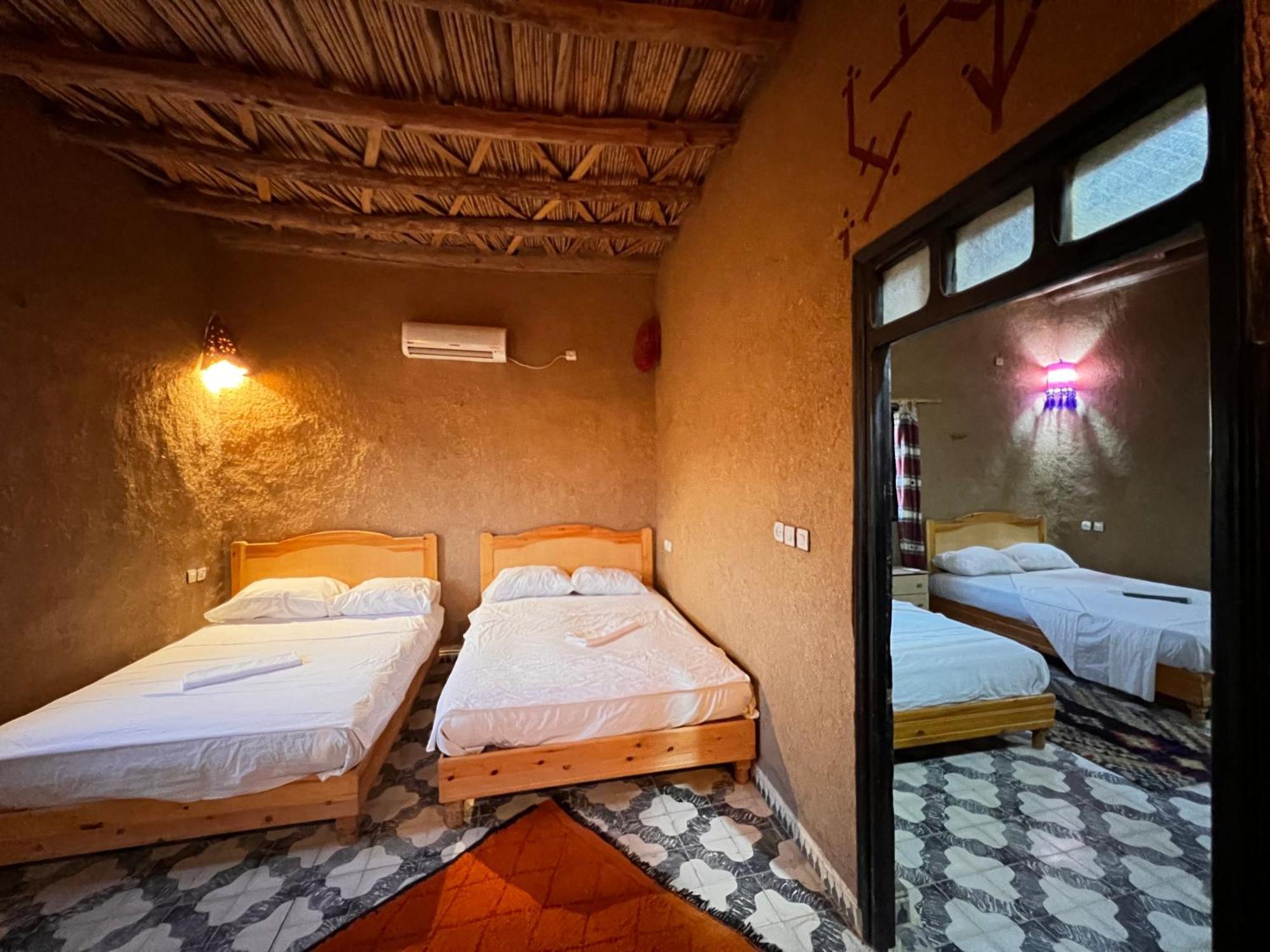 Hotel Camping Les Roses Des Dunes & Piscine Merzouga Exterior foto